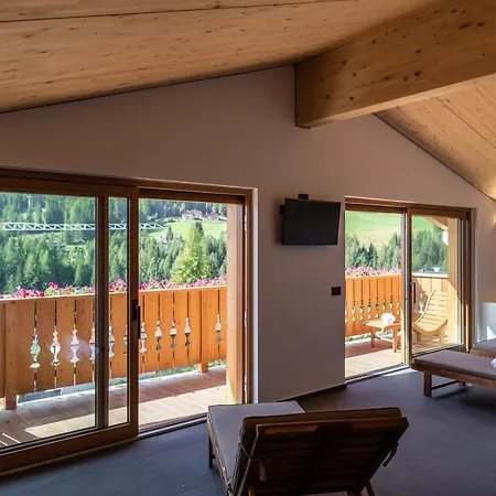 Camina And Hotel Cortina d'Ampezzo
